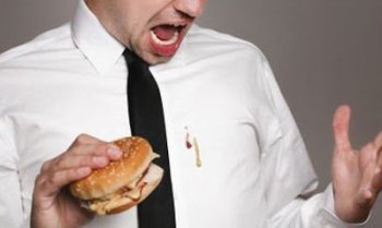 如何去掉定做T恤衫/工作服等服裝上面的頑固油污？