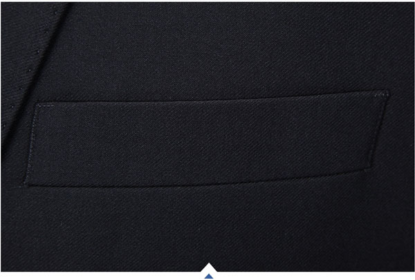 兩?？坌奚戆嬲b定做西服胸前手巾袋細(xì)節(jié)特寫(xiě)圖