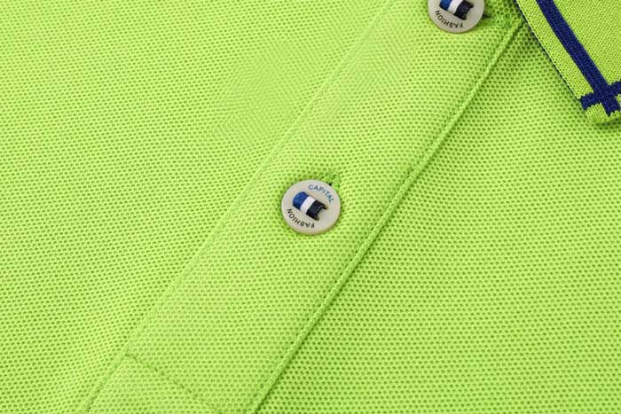 1898號時尚翻領(lǐng)短袖POLO衫定制之成衣紐扣細(xì)節(jié)放大圖